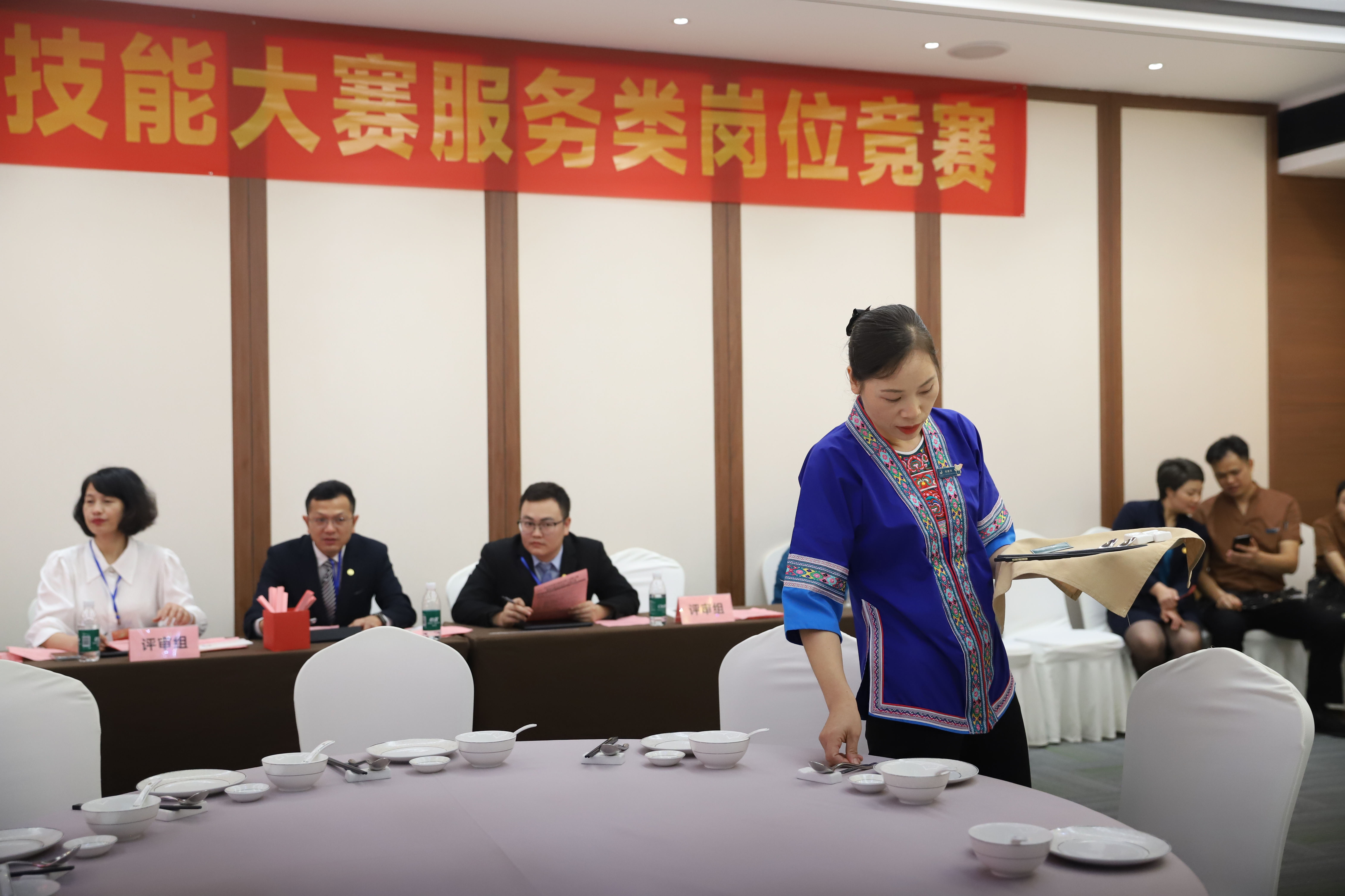 摆擂台 赛技能 | usdt网投娱乐集团首届职工技能大赛服务类岗位竞赛火热开赛！